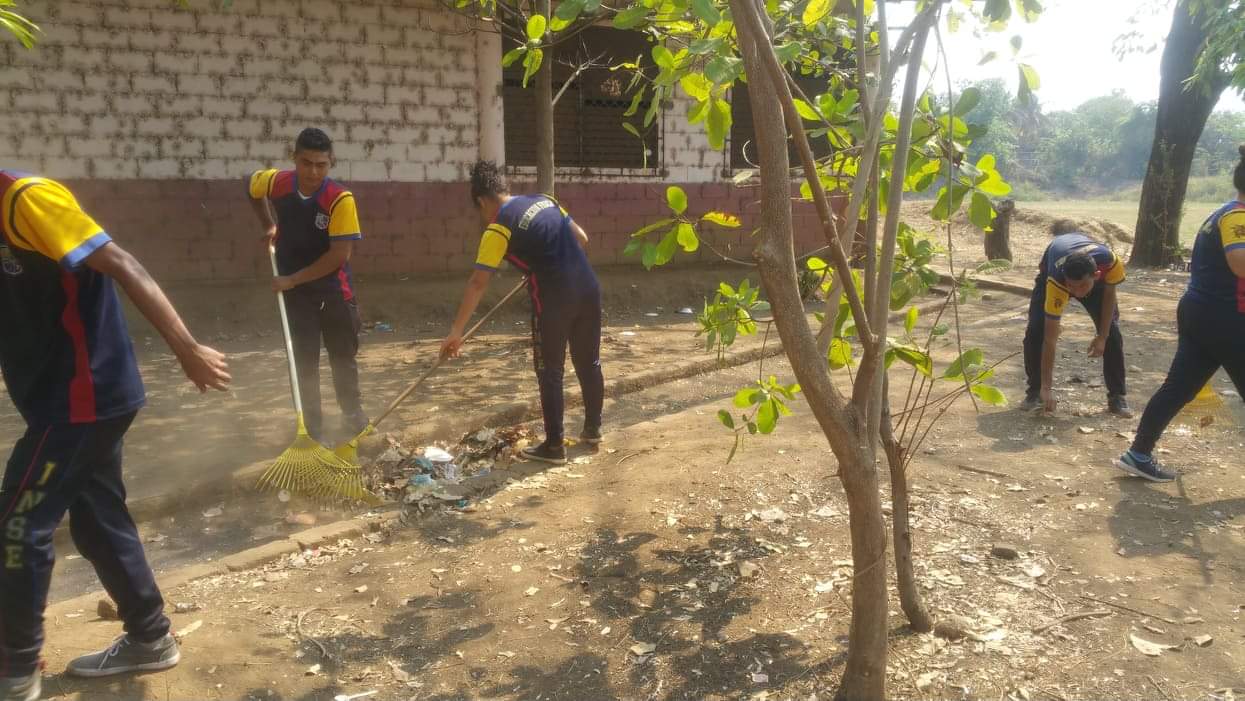Jornada de Limpieza Estudiantes del INSE