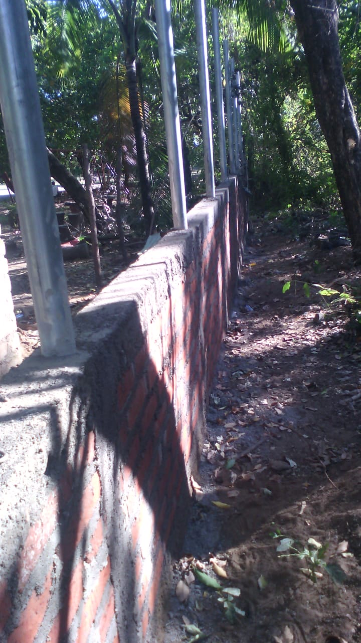 Construccion Muro Perimetral Parte Poniente